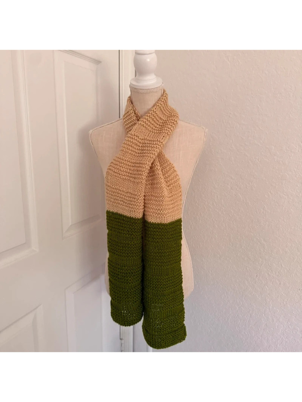 Set of 2 scarves - Green & Cream - Picture 2 of 6